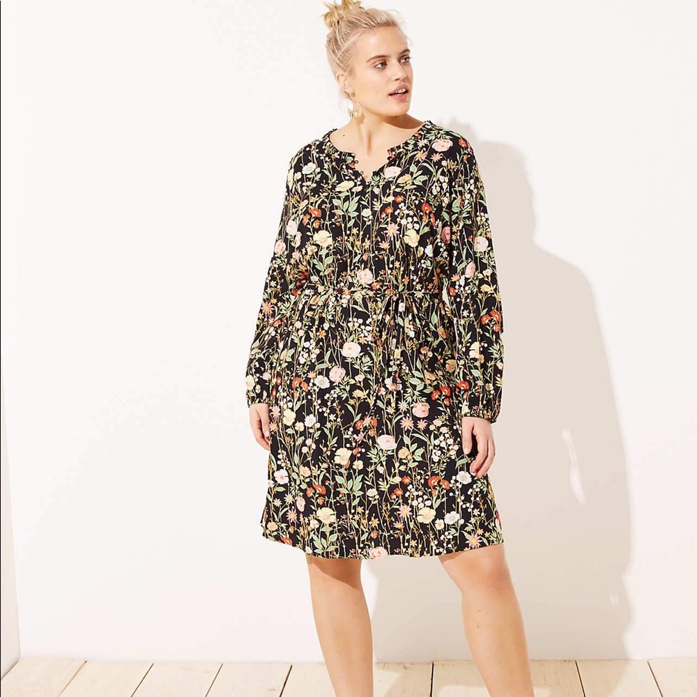 👗Loft FLORAL RUFFLE Split NECK Tie DRESS In BLACK - Picture 2 of 8